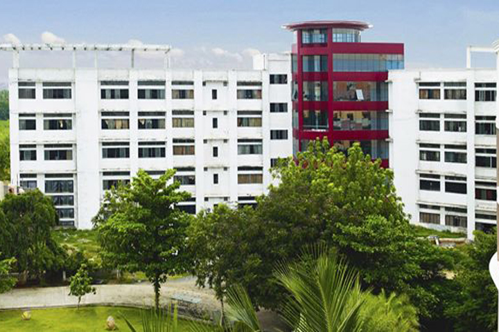 https://cache.careers360.mobi/media/colleges/social-media/media-gallery/11642/2019/2/27/Campus View of Sri Manakula Vinayagar Polytechnic College Pondicherry_Campus-View.jpg